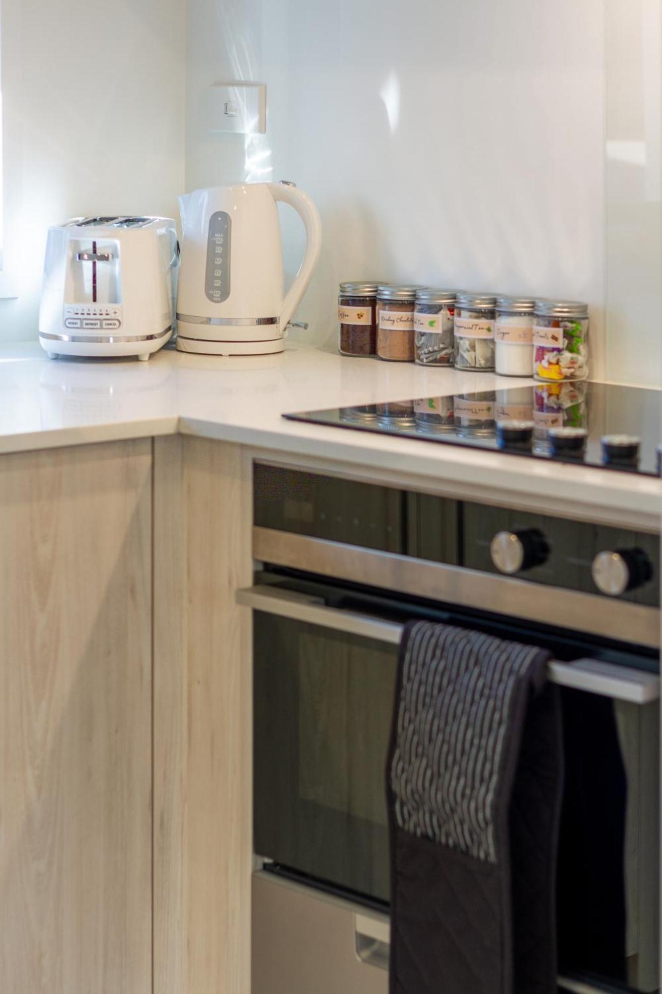 Walk To Central City 2 Bed 2 Bath. Madras Street Christchurch Buitenkant foto